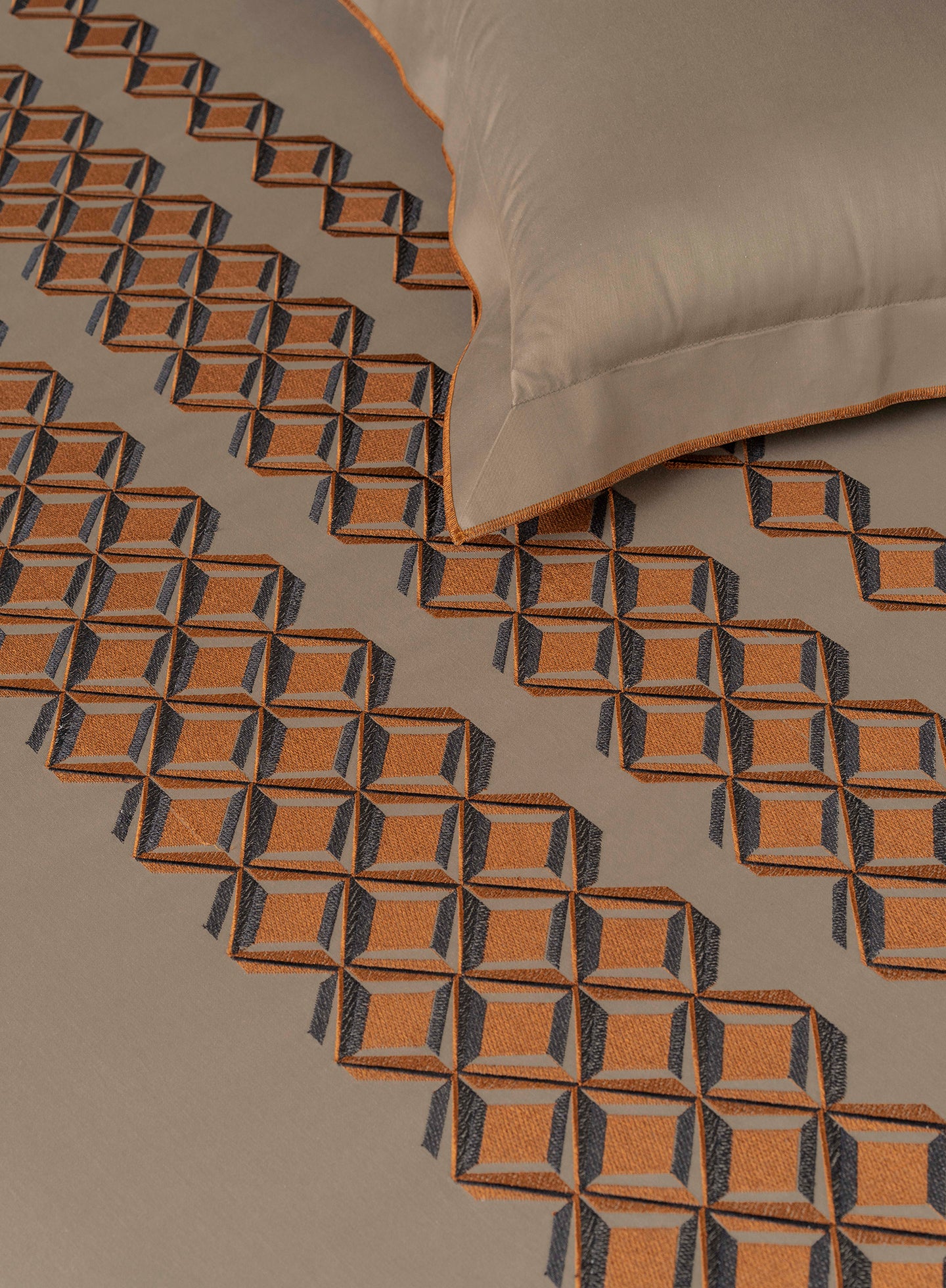 TRELLIS-COBBLESTONE KING BED SHEET SET