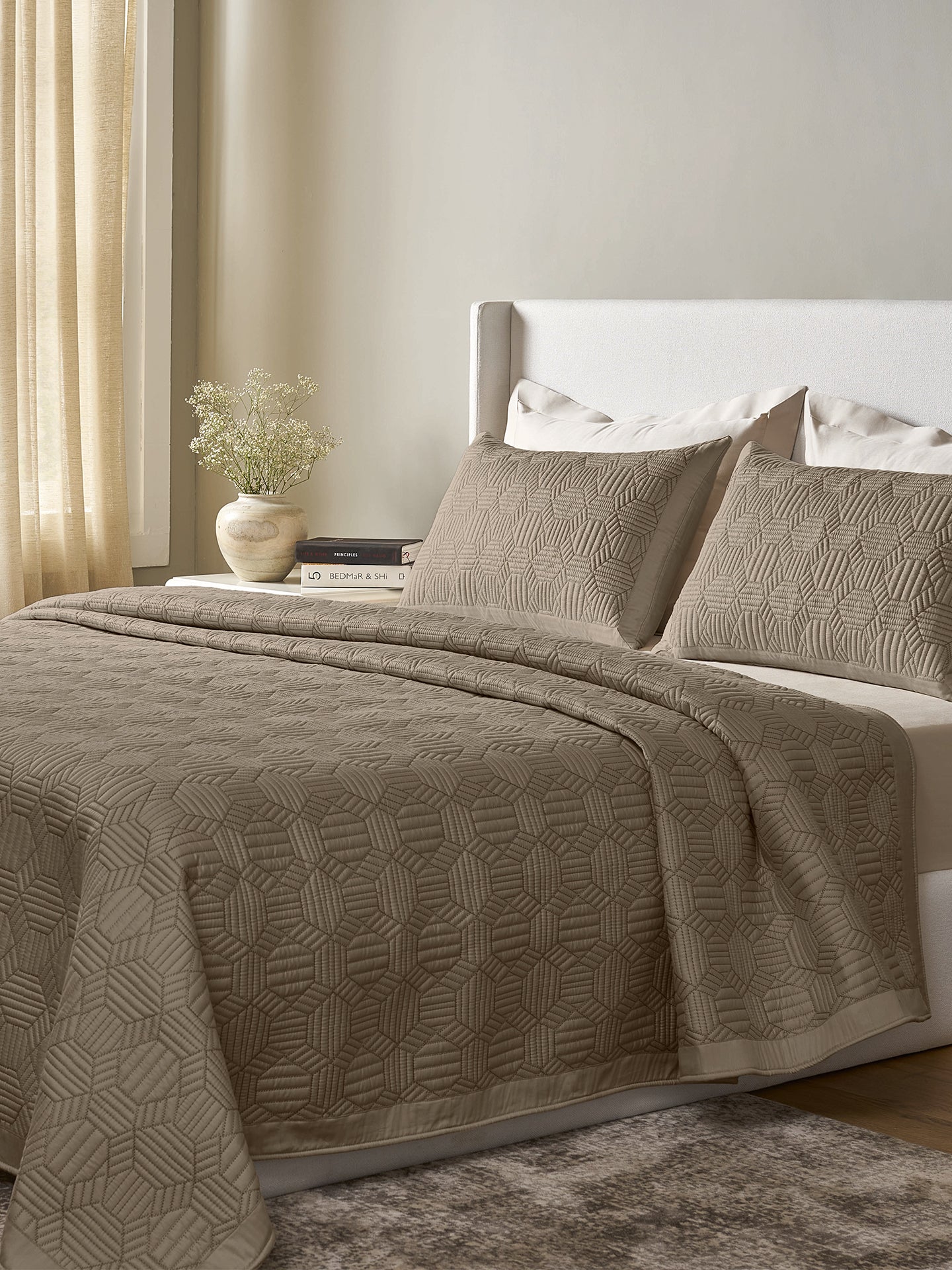 MOSAIC-GREIGE DOUBLE QUILTED BED SPREAD