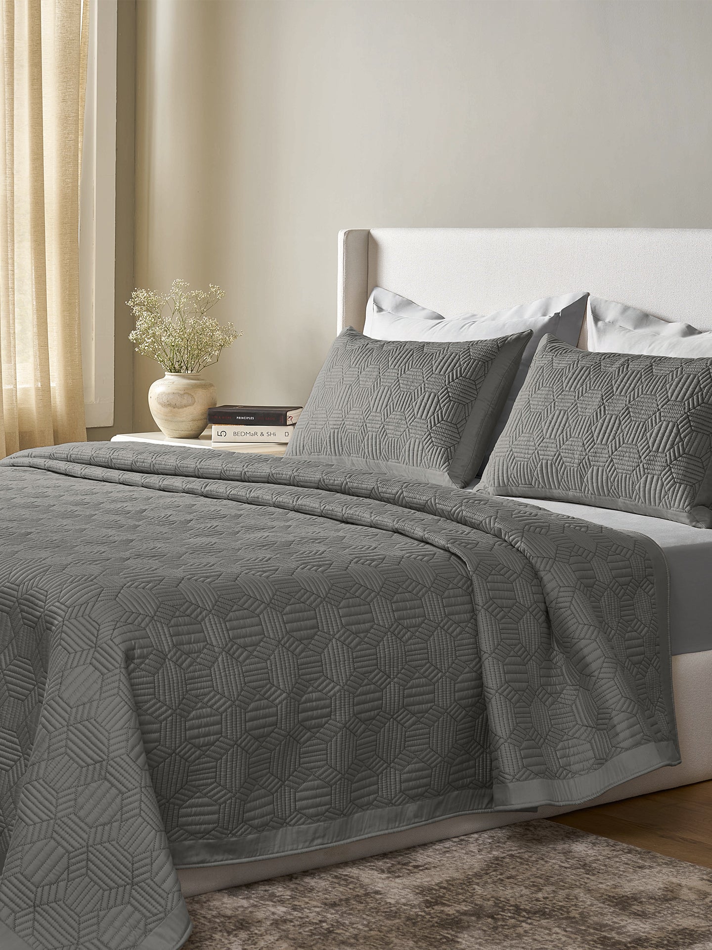 MOSAIC-GRIFFIN DOUBLE QUILTED BED SPREAD