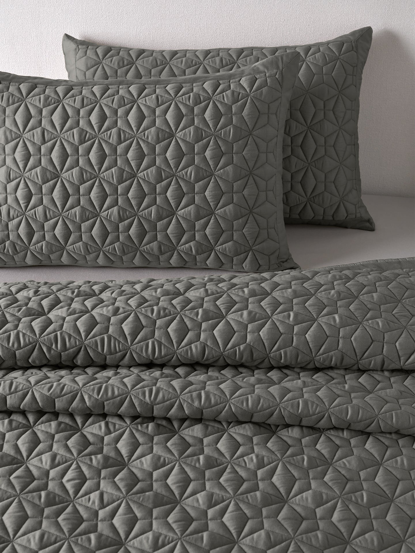 OPALINE-GRIFFIN DOUBLE QUILTED BED SPREAD
