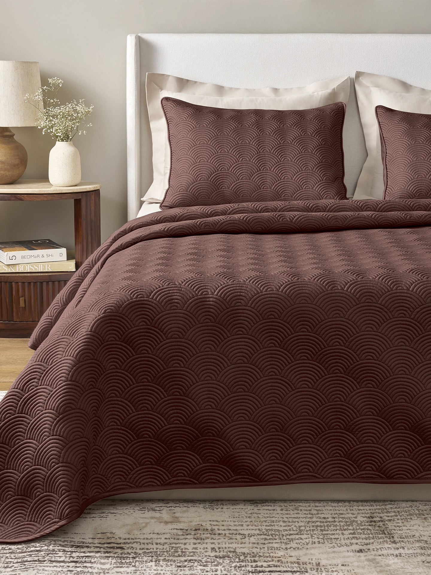 SCALLOP-FUDGESICKLE DOUBLE QUILTED BED SPREAD
