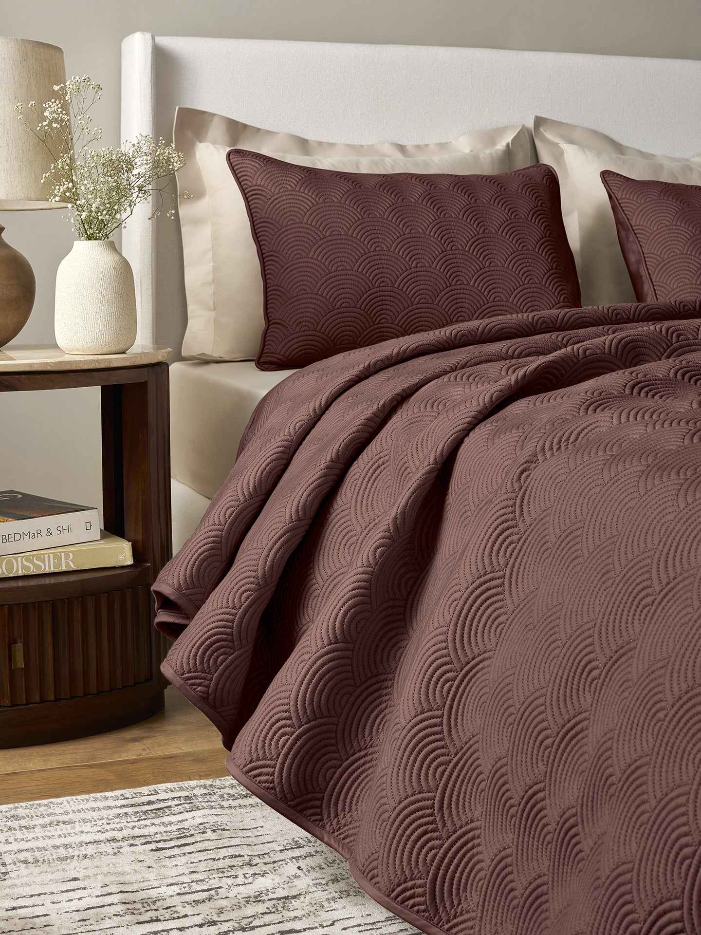 SCALLOP-FUDGESICKLE DOUBLE QUILTED BED SPREAD