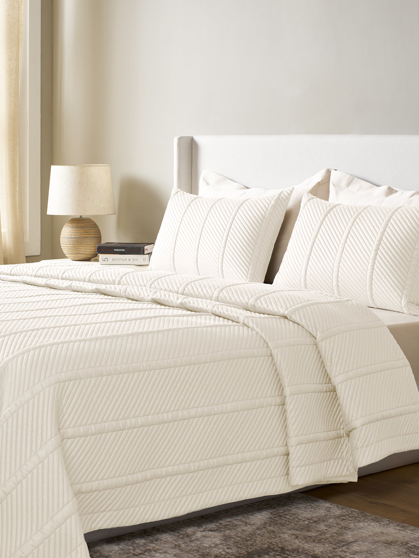 VORTEX-MARSHMALLOW DOUBLE QUILTED BED SPREAD