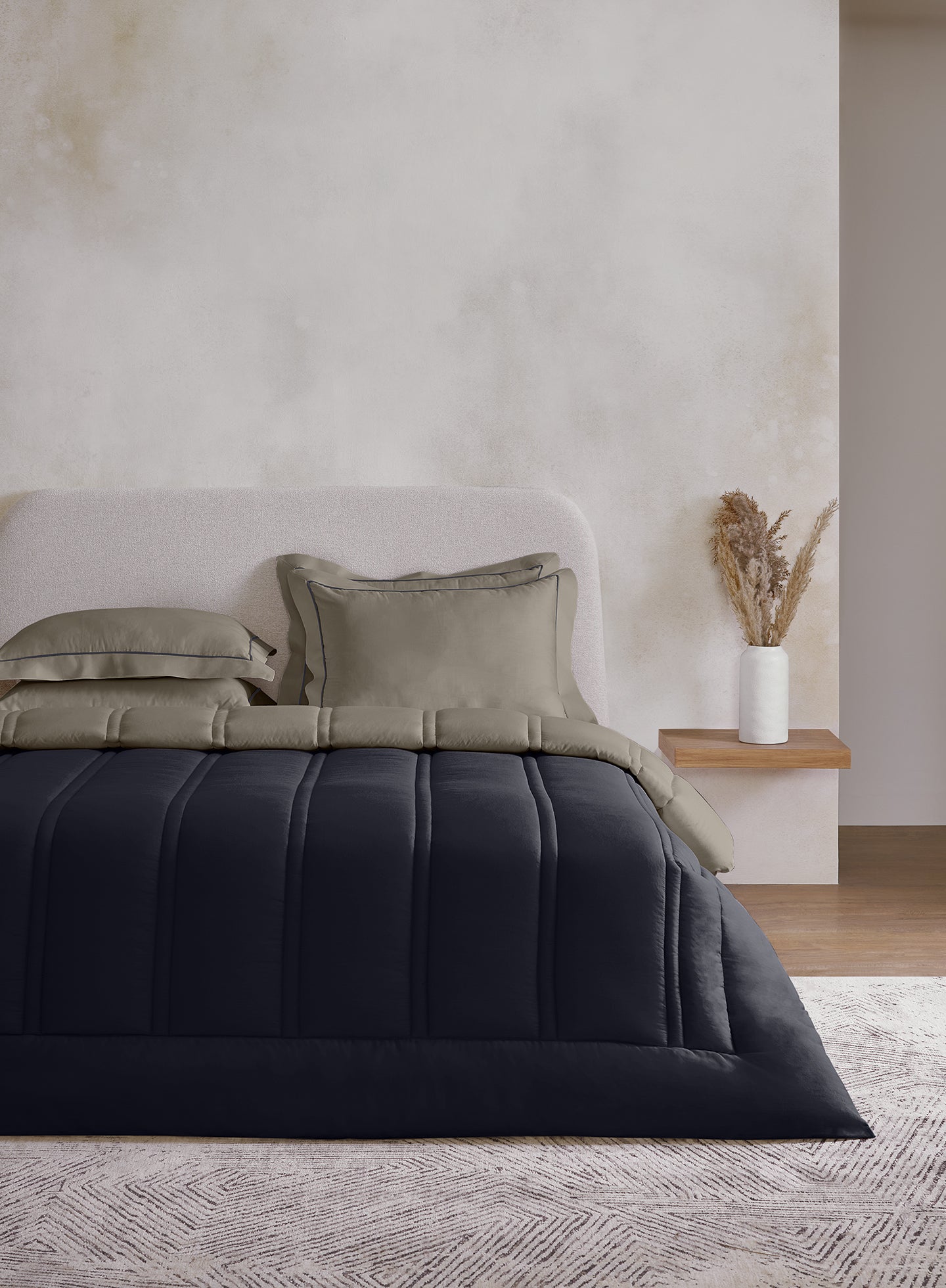 ARRAY-CAVIAR-FALCON DOUBLE COMFORTER BEDDING SET