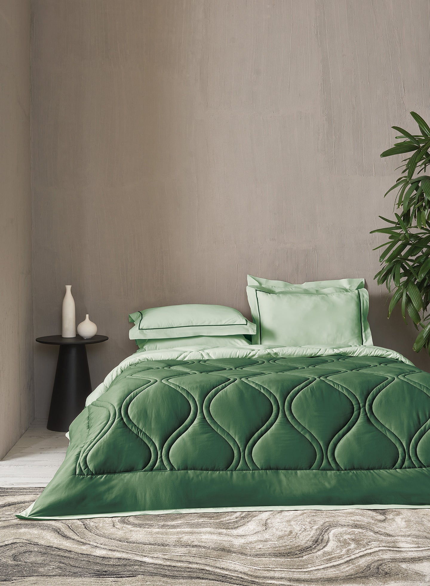 BEVERLEY-CELADON GREEN-HUNTER GREEN DOUBLE COMFORTER BEDDING SET