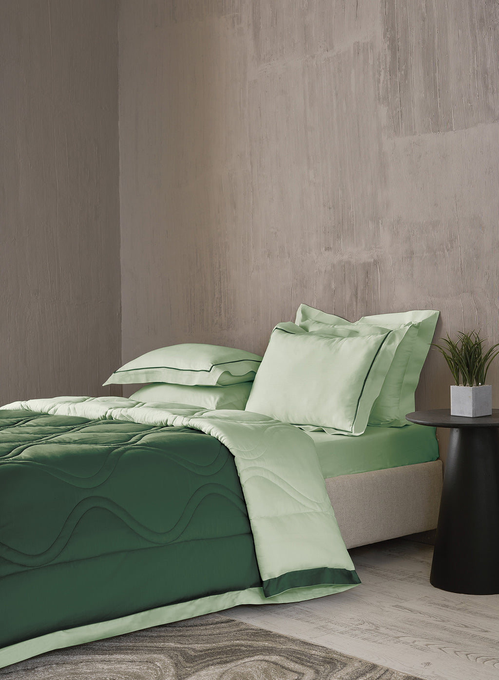 BEVERLEY-CELADON GREEN-HUNTER GREEN DOUBLE COMFORTER BEDDING SET