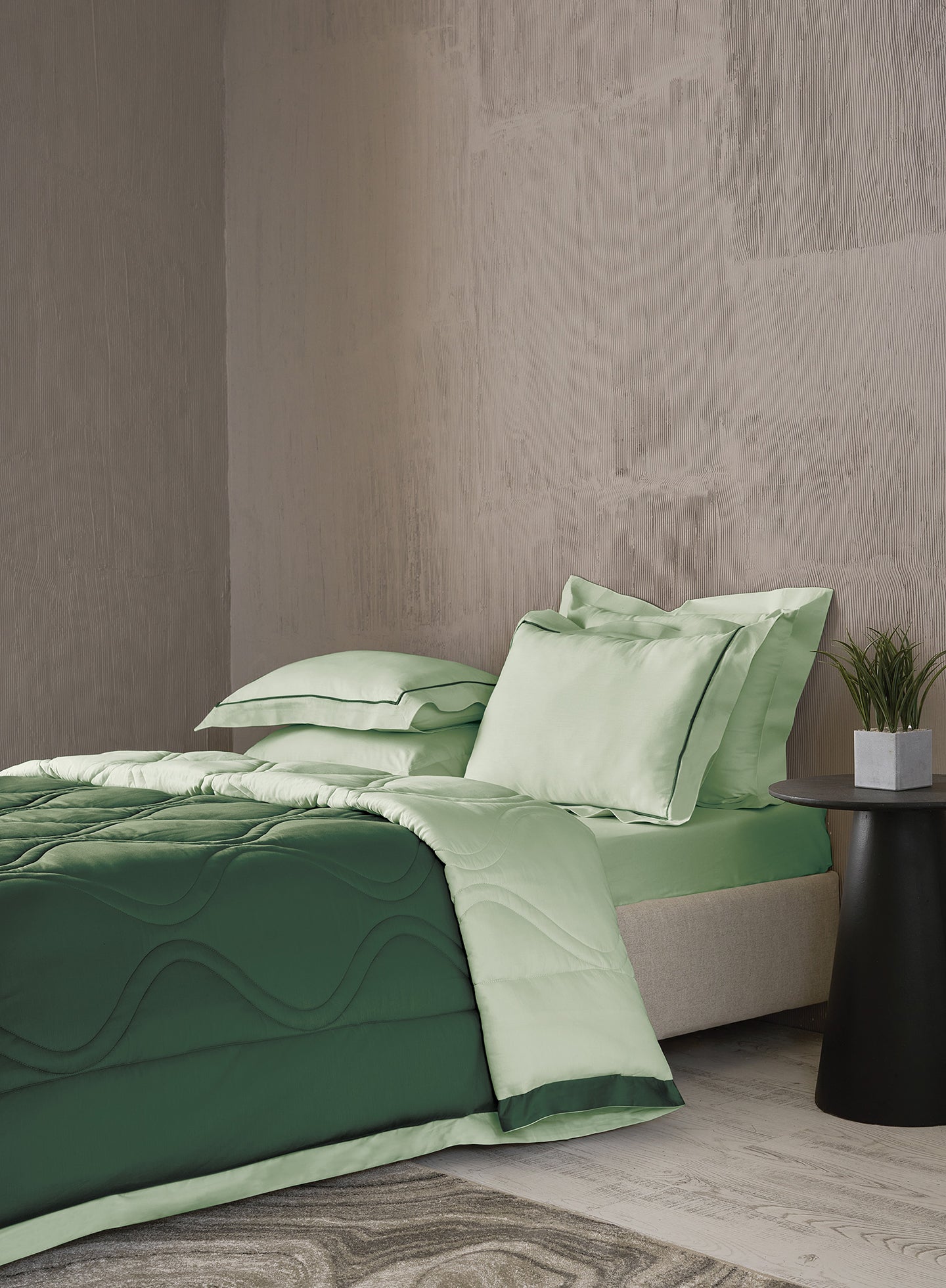 BEVERLEY-CELADON GREEN-HUNTER GREEN DOUBLE COMFORTER BEDDING SET