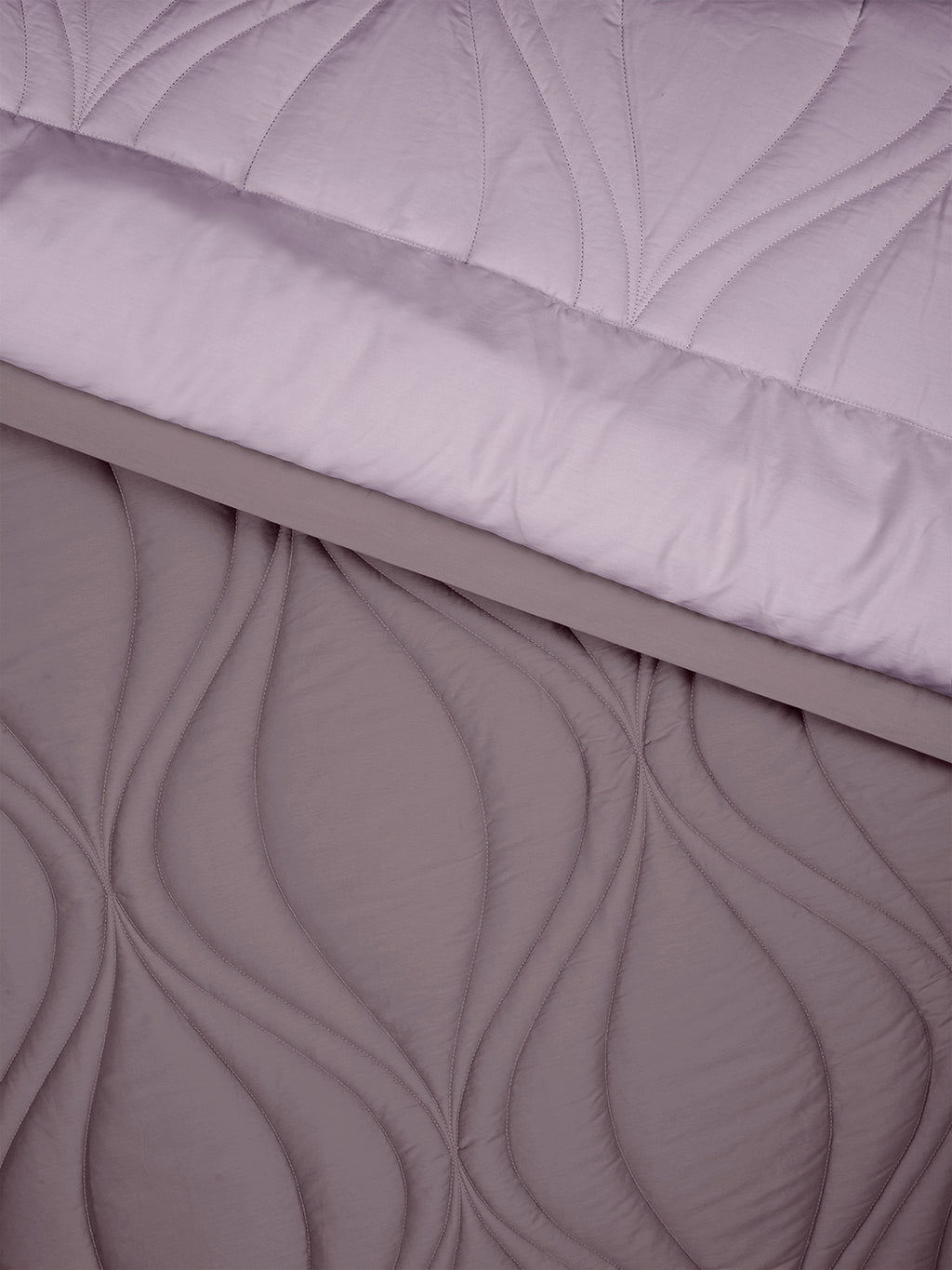OGEE-LAVENDER-ELDERBERRY SINGLE COMFORTER