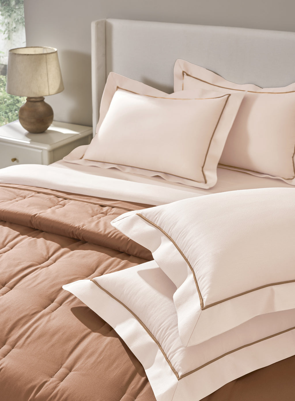 WOBBLE-CREAM PINK-BROWN SUGAR DOUBLE COMFORTER BEDDING SET