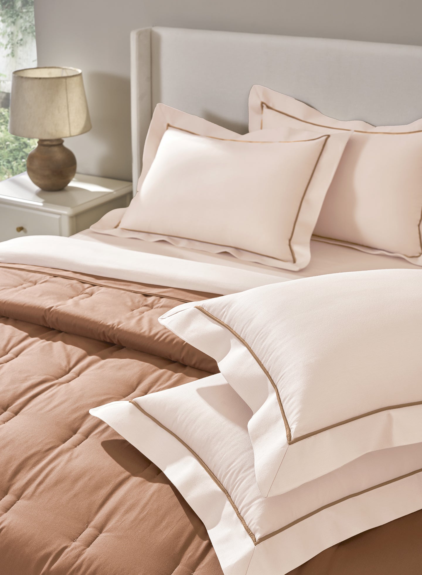 WOBBLE-CREAM PINK-BROWN SUGAR DOUBLE COMFORTER BEDDING SET