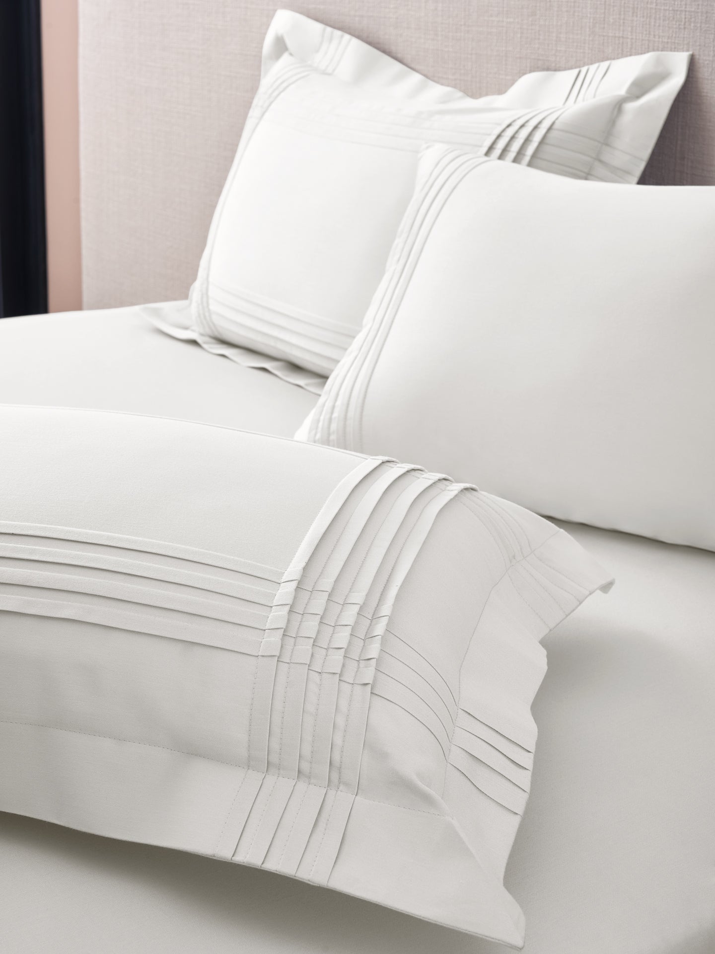 CELESTE-BRIGHT WHITE KING BED SHEET SET