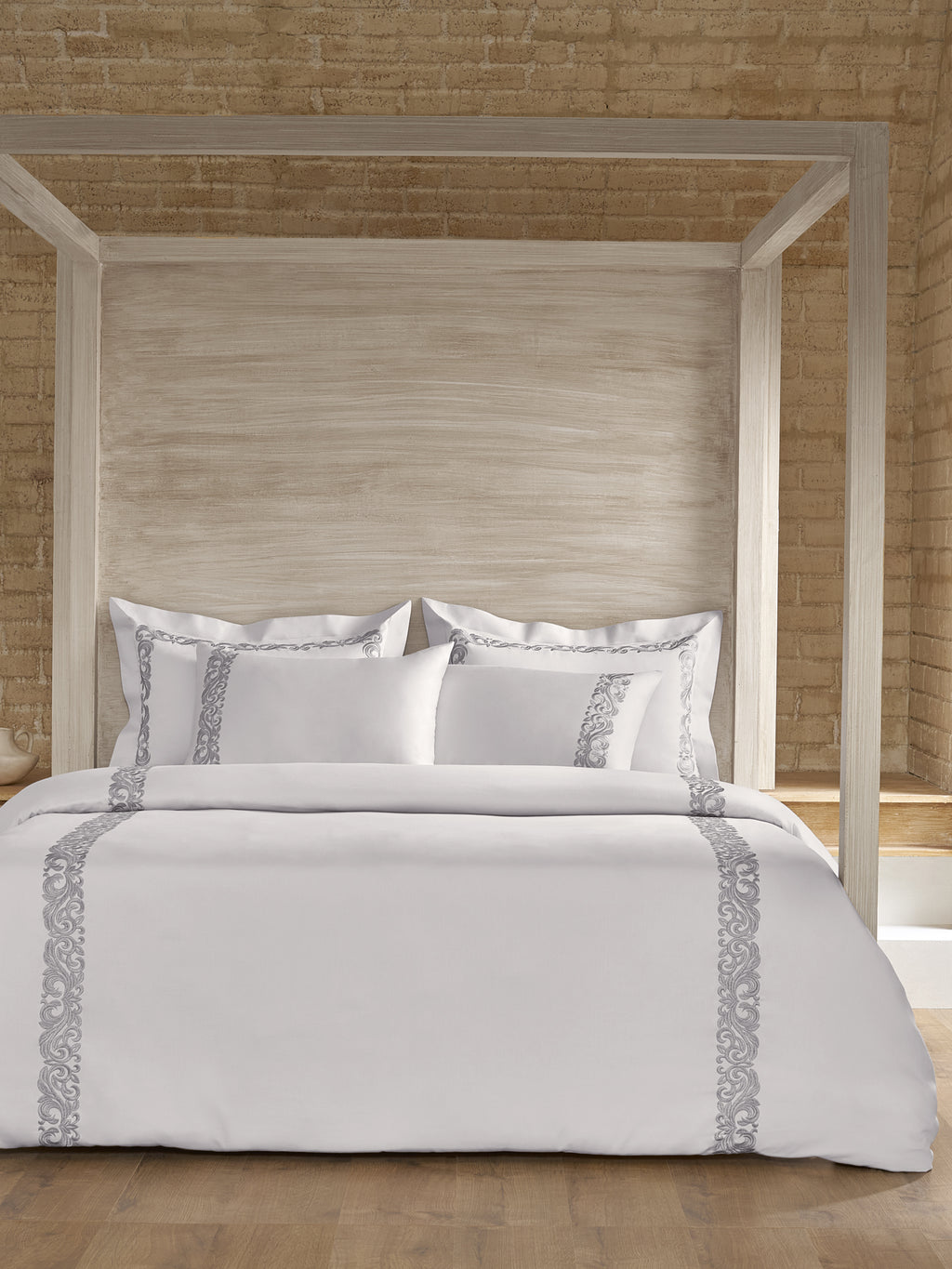SCROLLIS-LIGHT SILVER KING BED SHEET SET