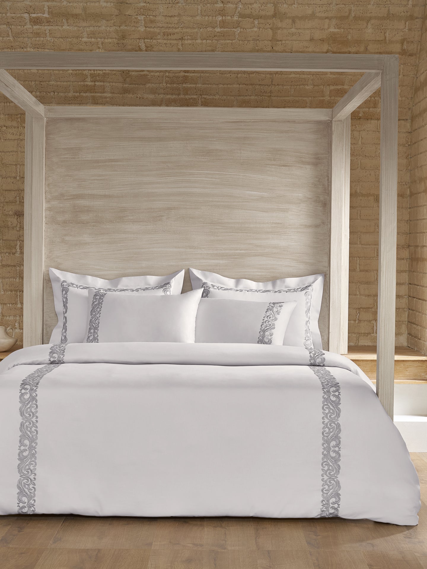 SCROLLIS-LIGHT SILVER KING BED SHEET SET