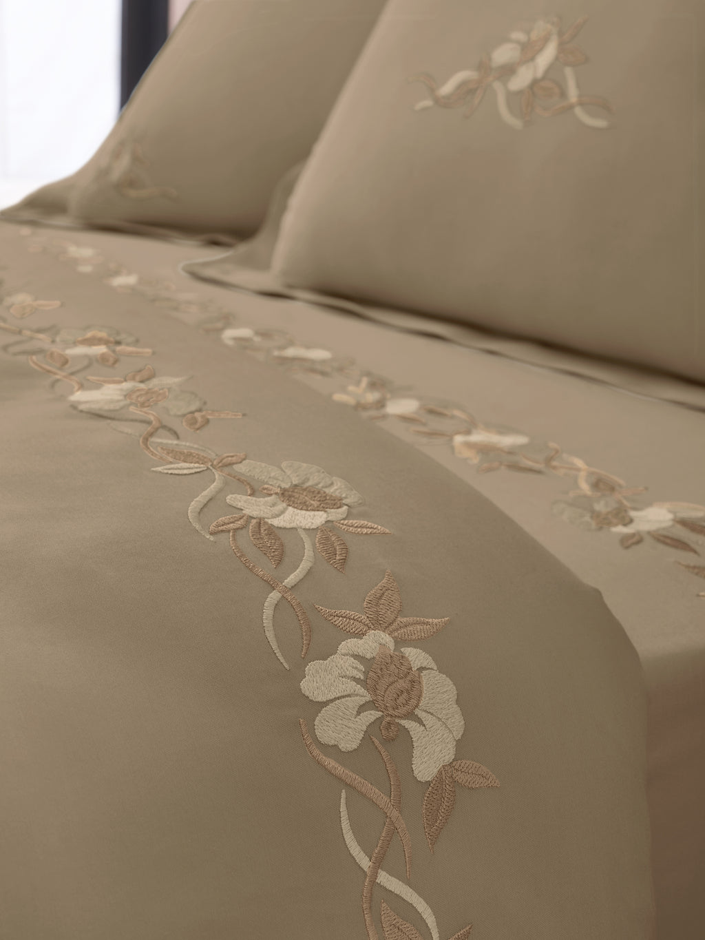 VINE-TAUPE GREY DOUBLE DUVET COVER SET