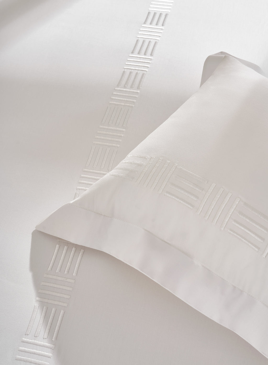 AXON-IVORY KING BED SHEET SET