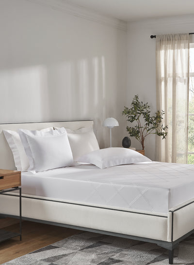 LUMA-BRILLIANT WHITE KING BED SHEET SET