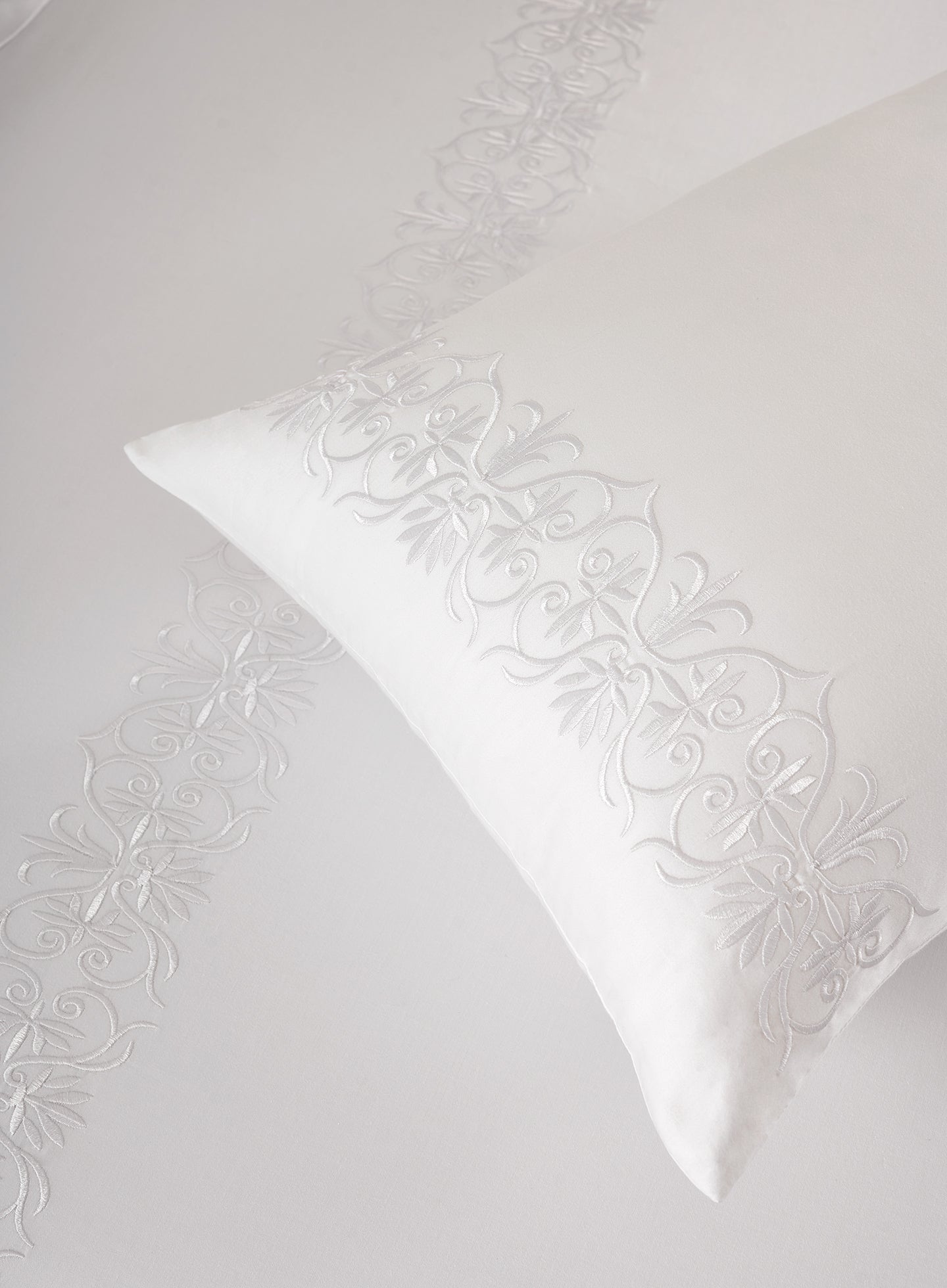 MONARCH-BRILLIANT WHITE KING BED SHEET SET
