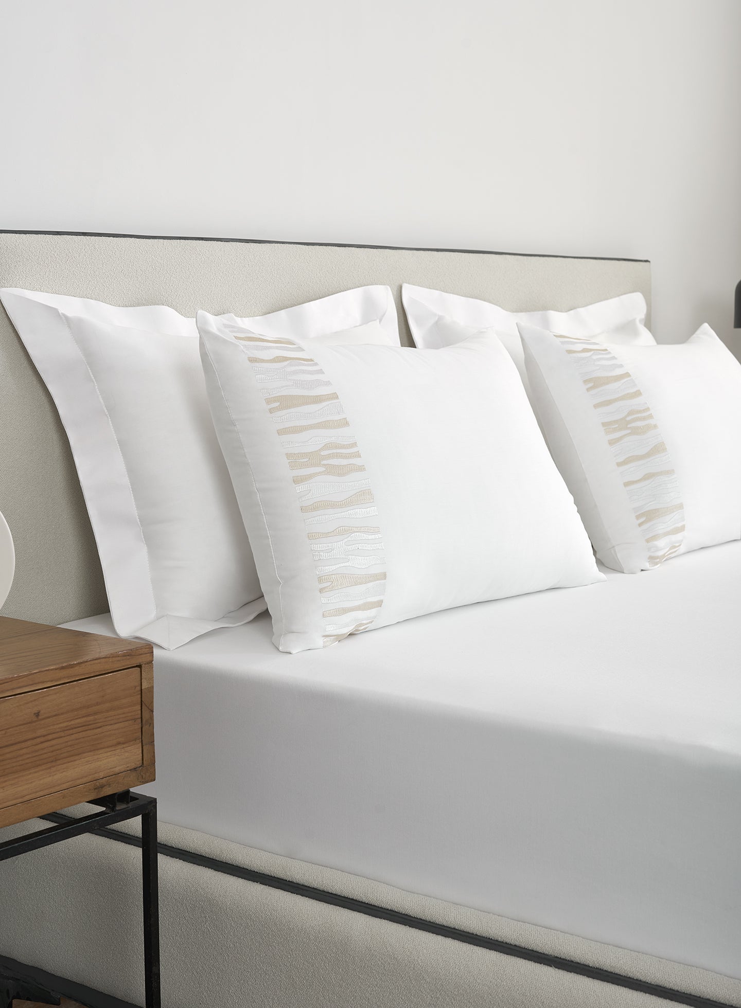 TERRA-BRILLIANT WHITE KING BED SHEET SET