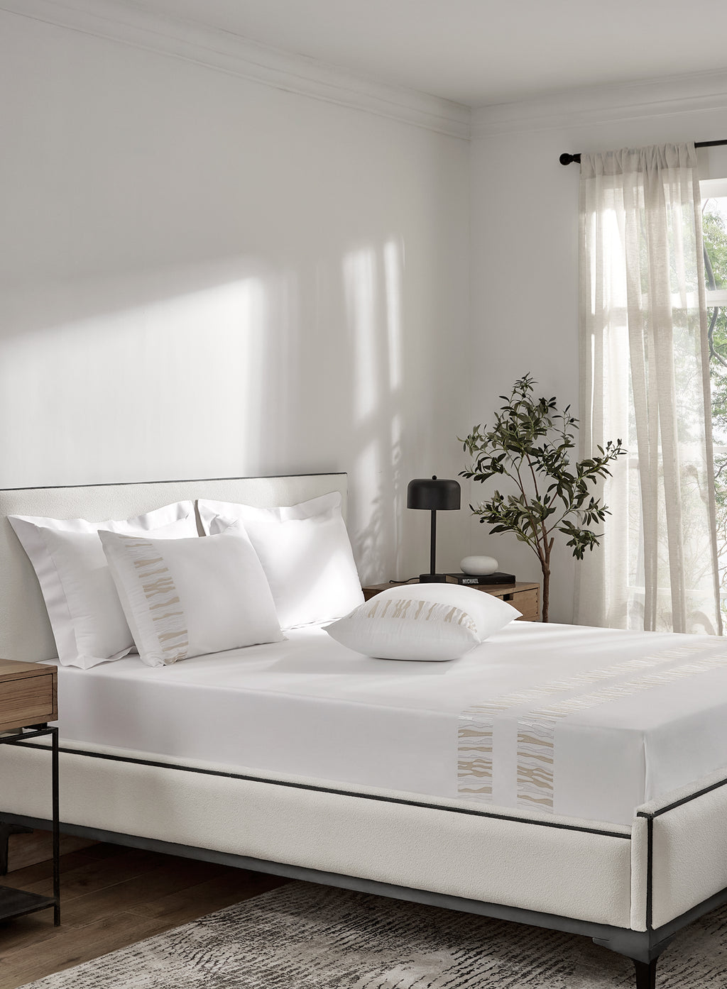 TERRA-BRILLIANT WHITE KING BED SHEET SET