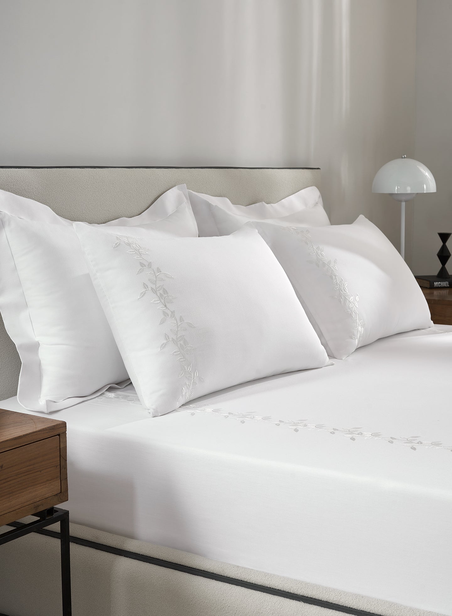 VERONA-BRILLIANT WHITE KING BED SHEET SET