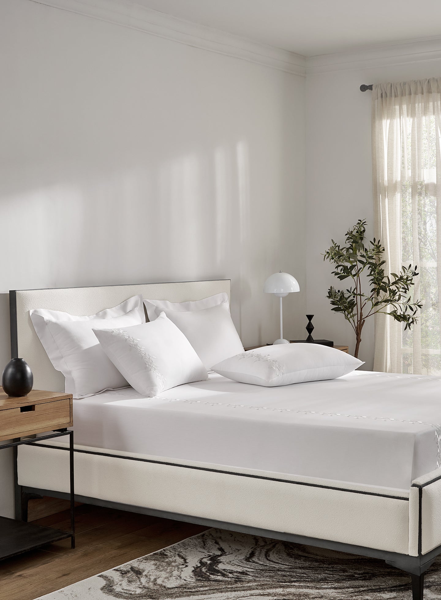 VERONA-BRILLIANT WHITE KING BED SHEET SET