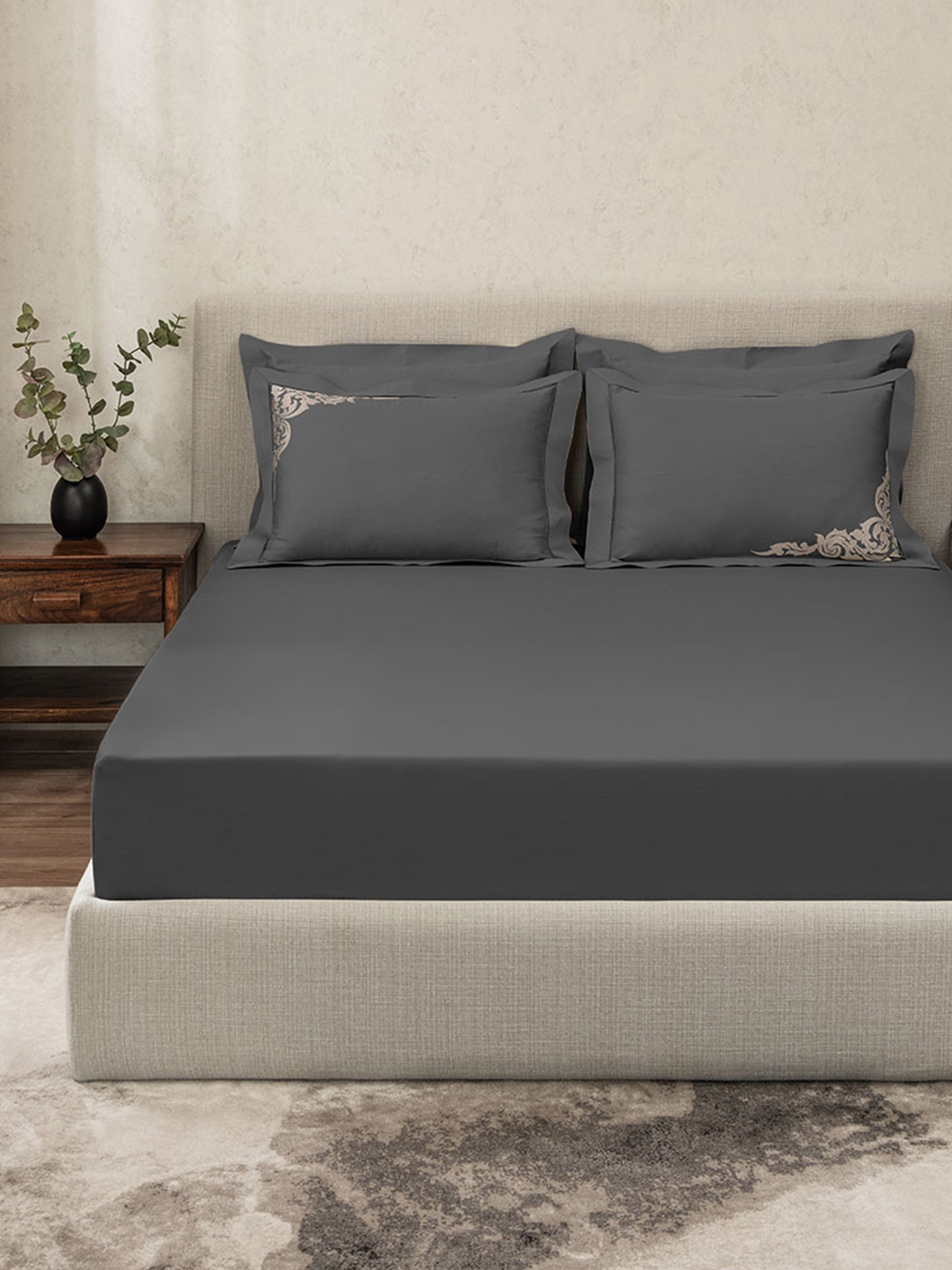 BAROQUE-GRIFFIN KING BED SHEET SET