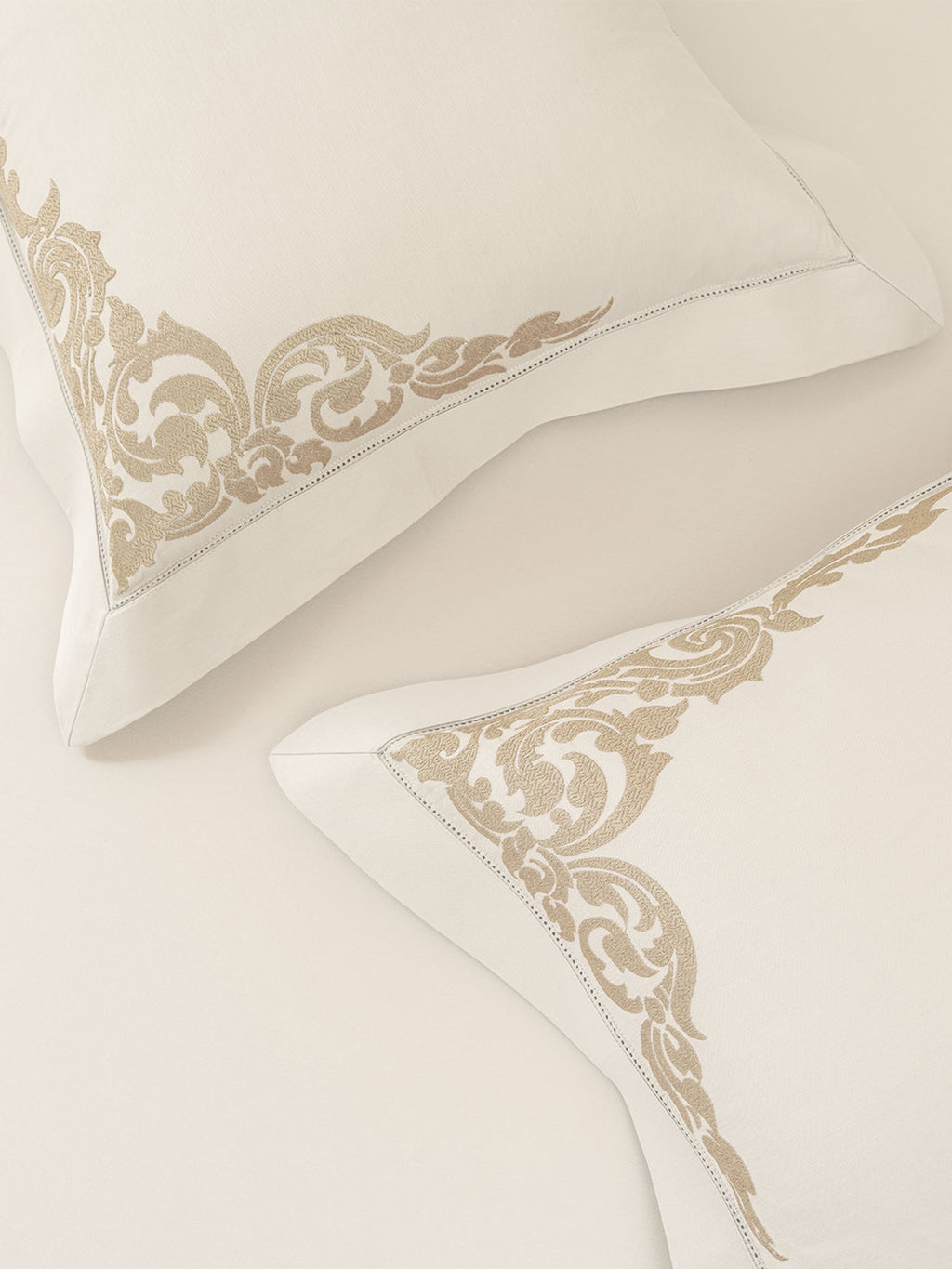 BAROQUE-SNOW WHITE KING BED SHEET SET
