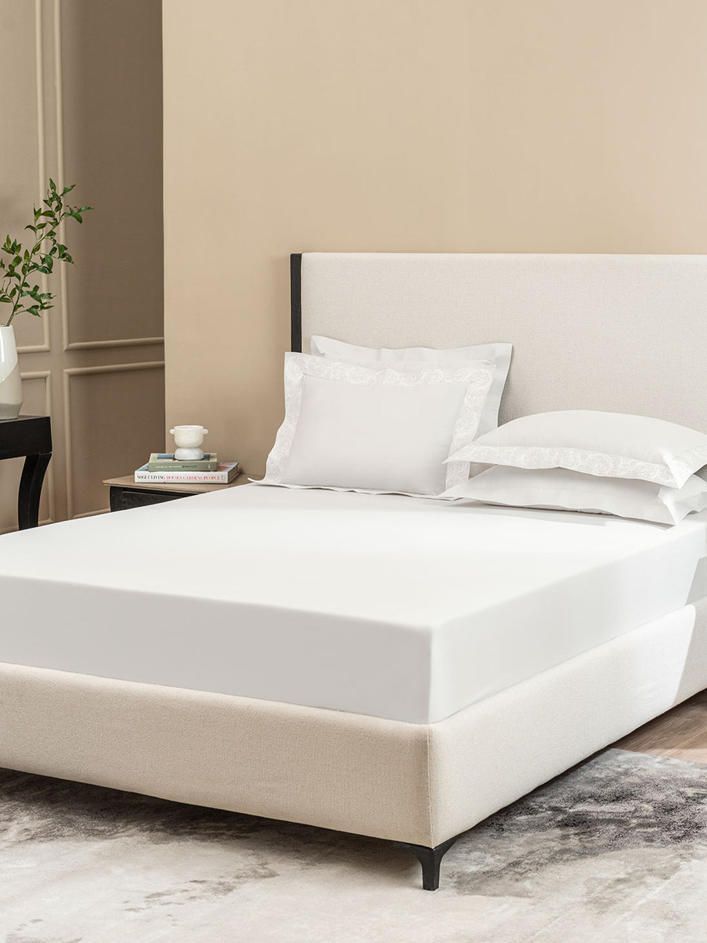 FILIGREE-BRIGHT WHITE KING BED SHEET SET