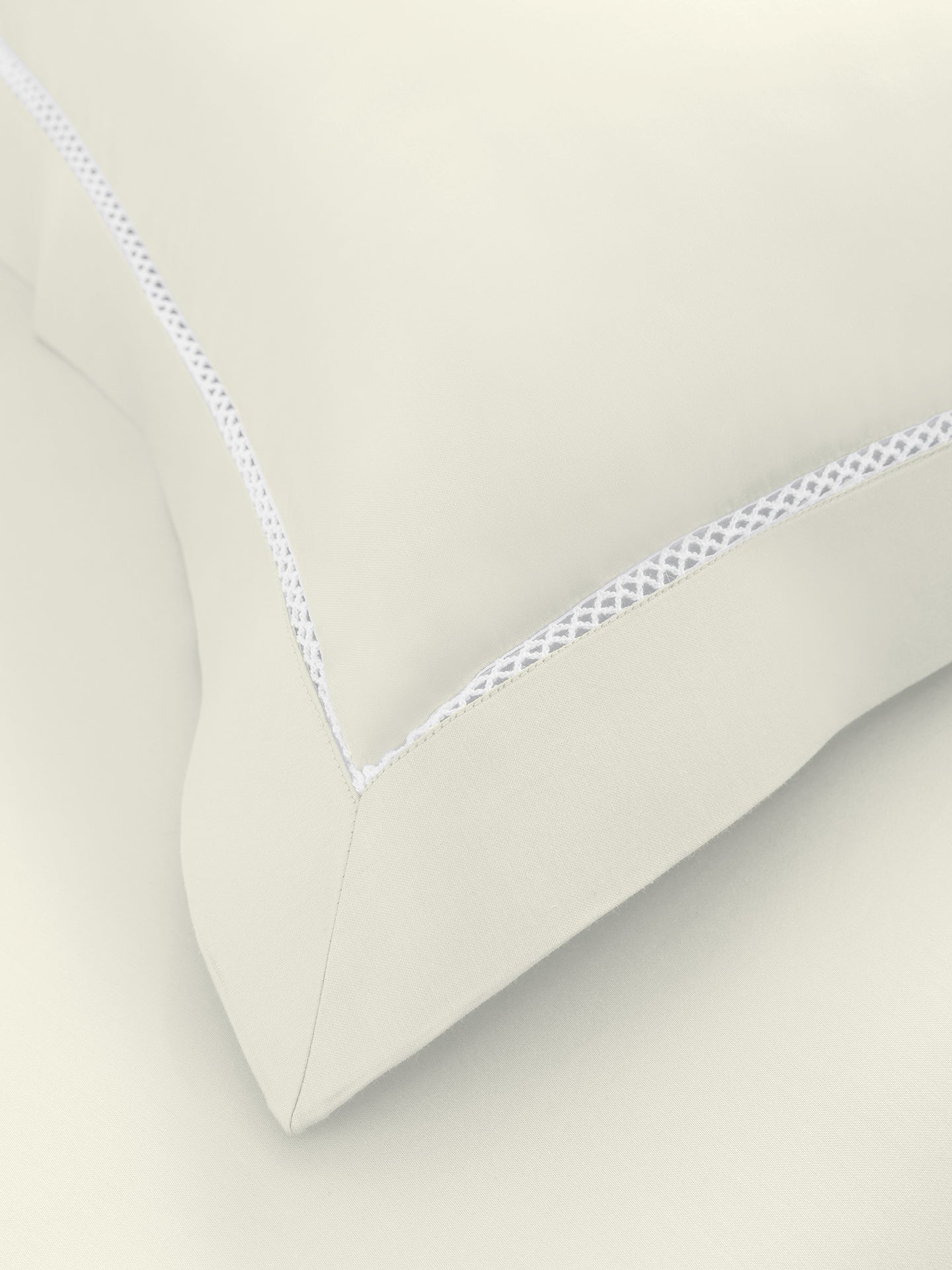 GRACE-MILK WHITE KING BED SHEET SET