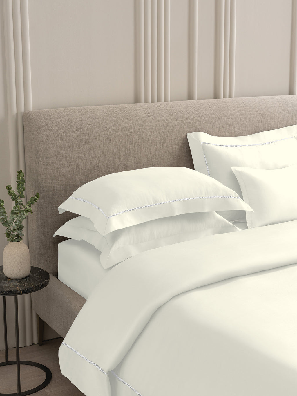 GRACE-MILK WHITE KING BED SHEET SET