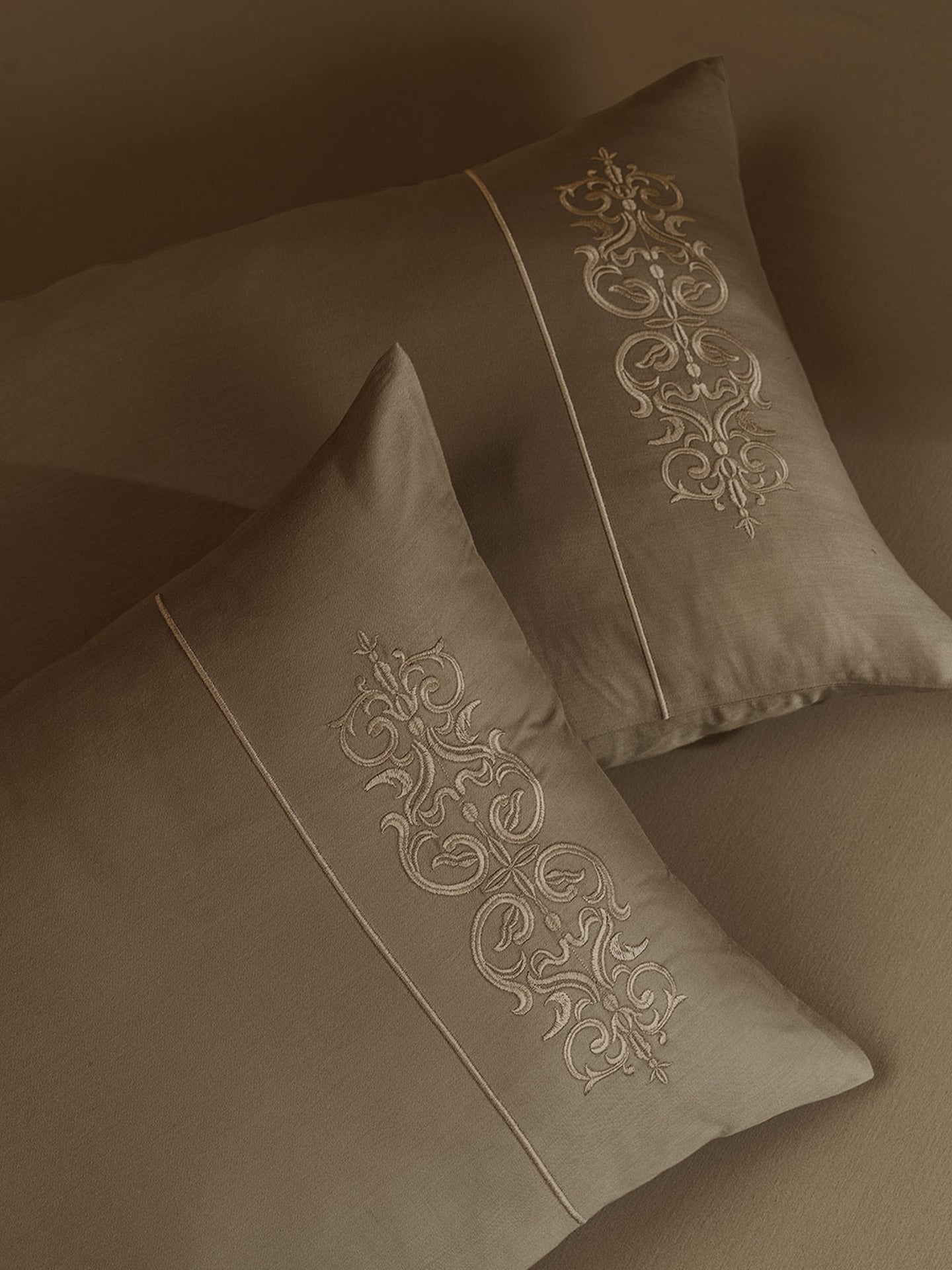 ORNATE-SAVANNAH TAN KING BED SHEET SET