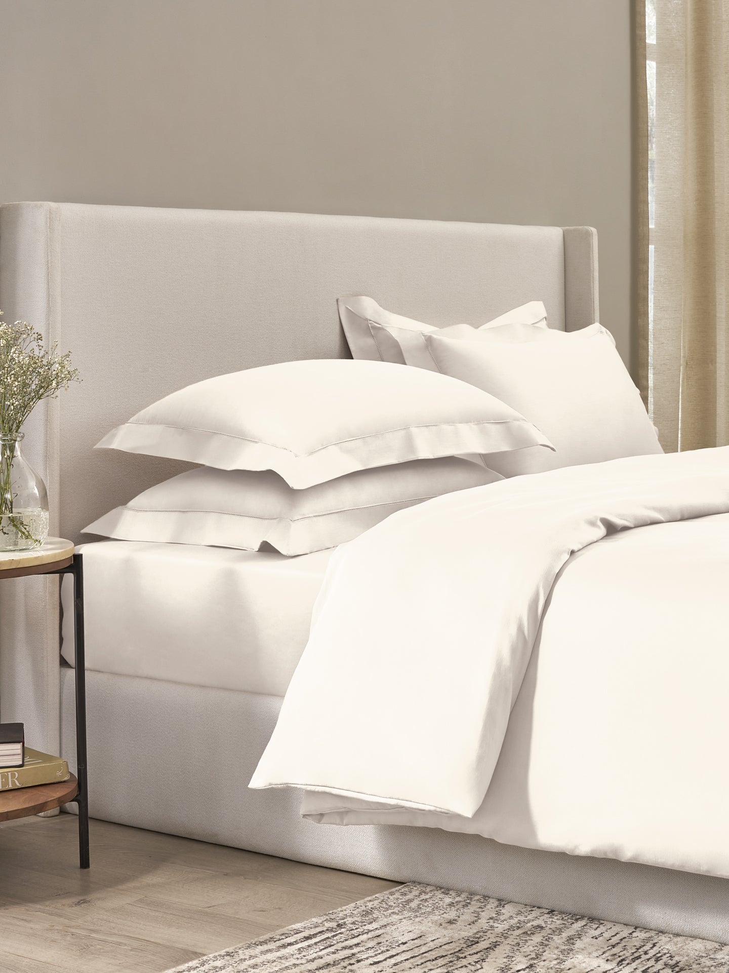 SNOW WHITE KING BED SHEET SET