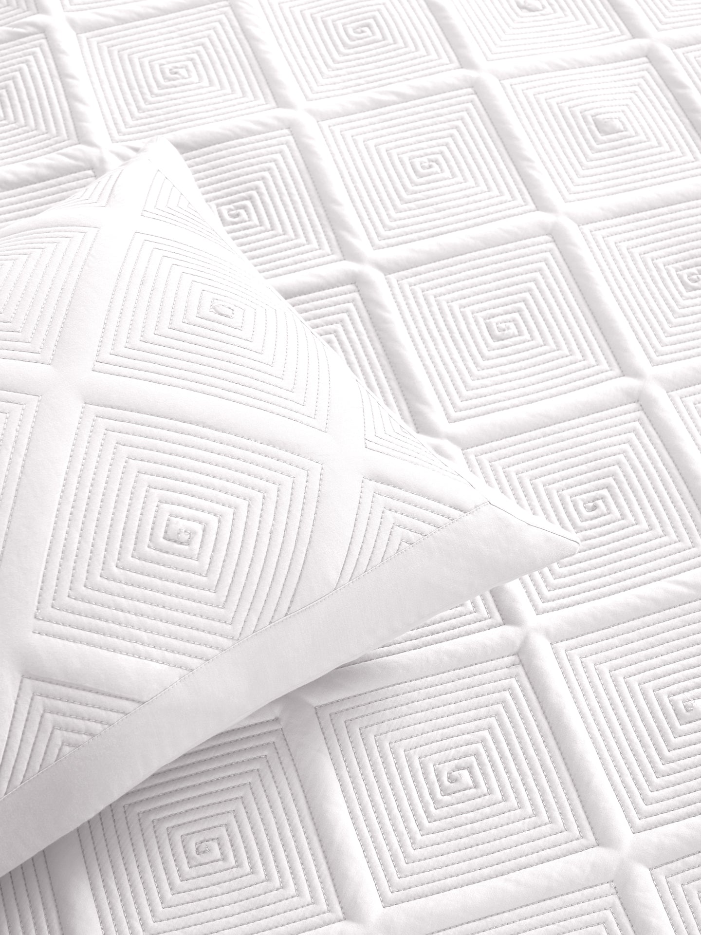 MAZE-BRILLIANT WHITE DOUBLE QUILTED BEDSPREAD SET