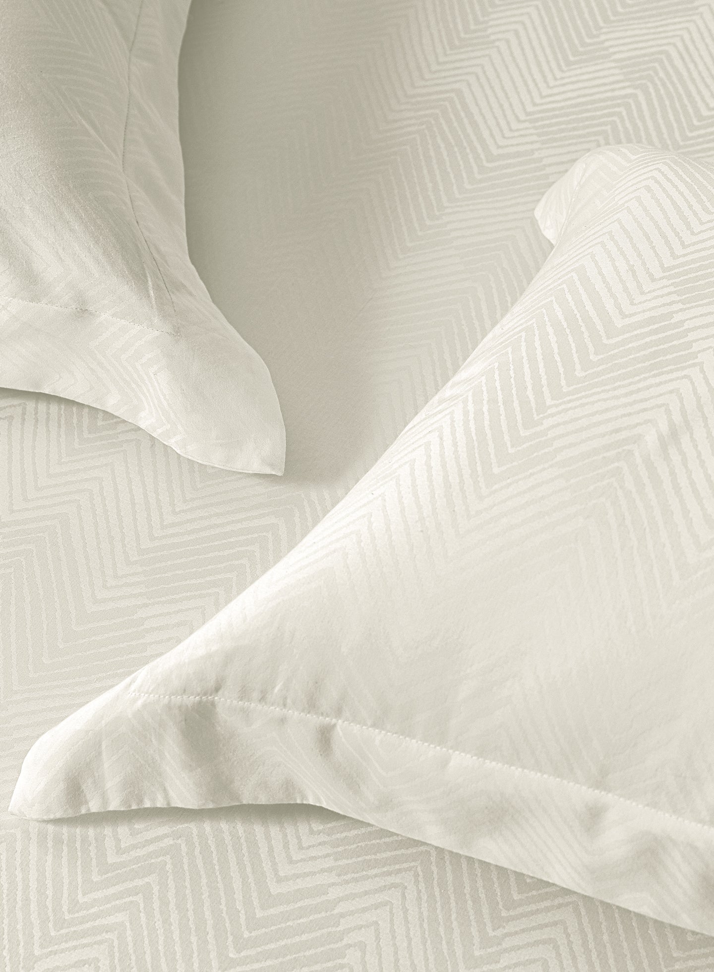 ECHO-BUTTERMILK KING BED SHEET SET