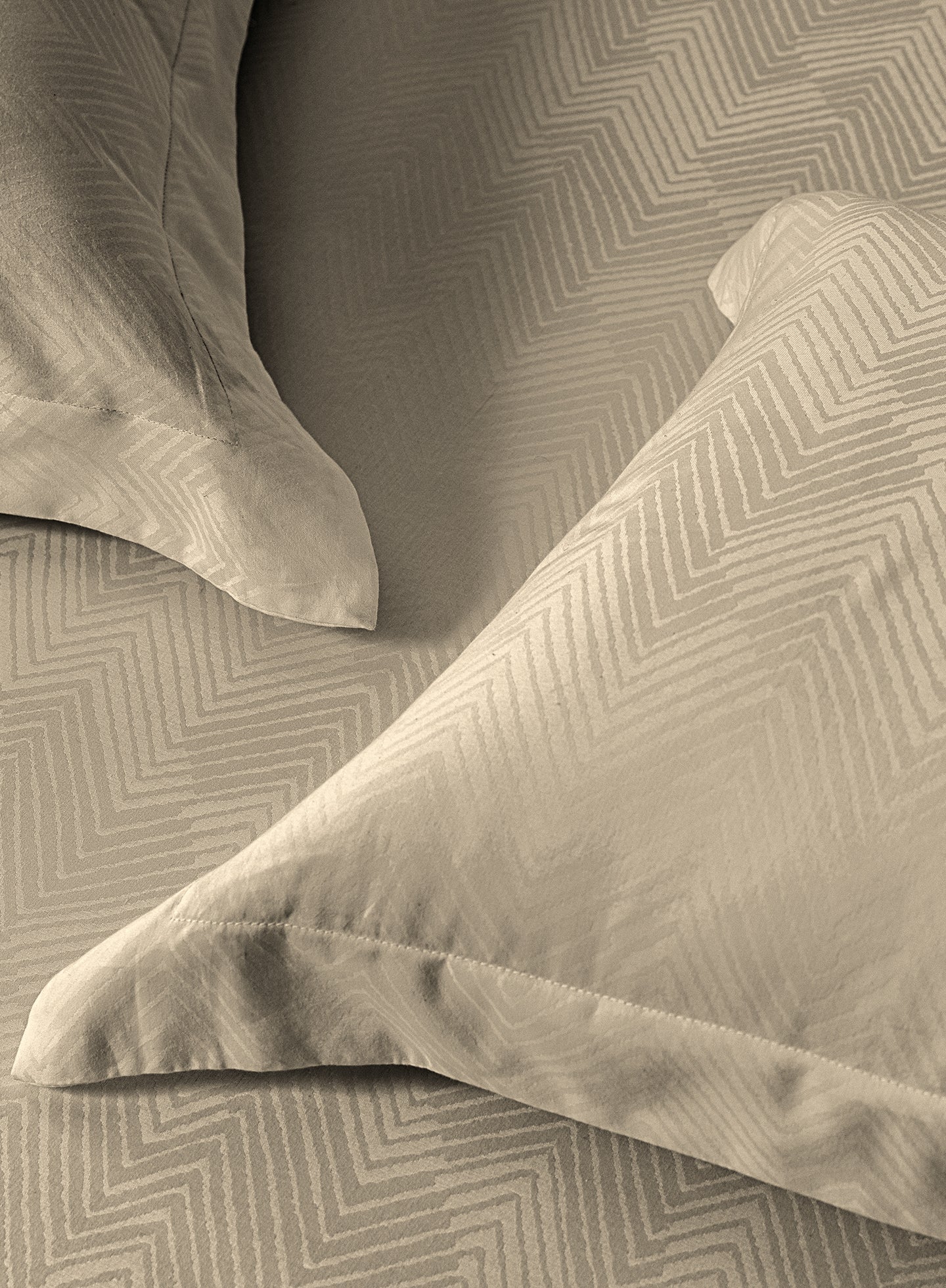 ECHO-SAFARI KING BED SHEET SET
