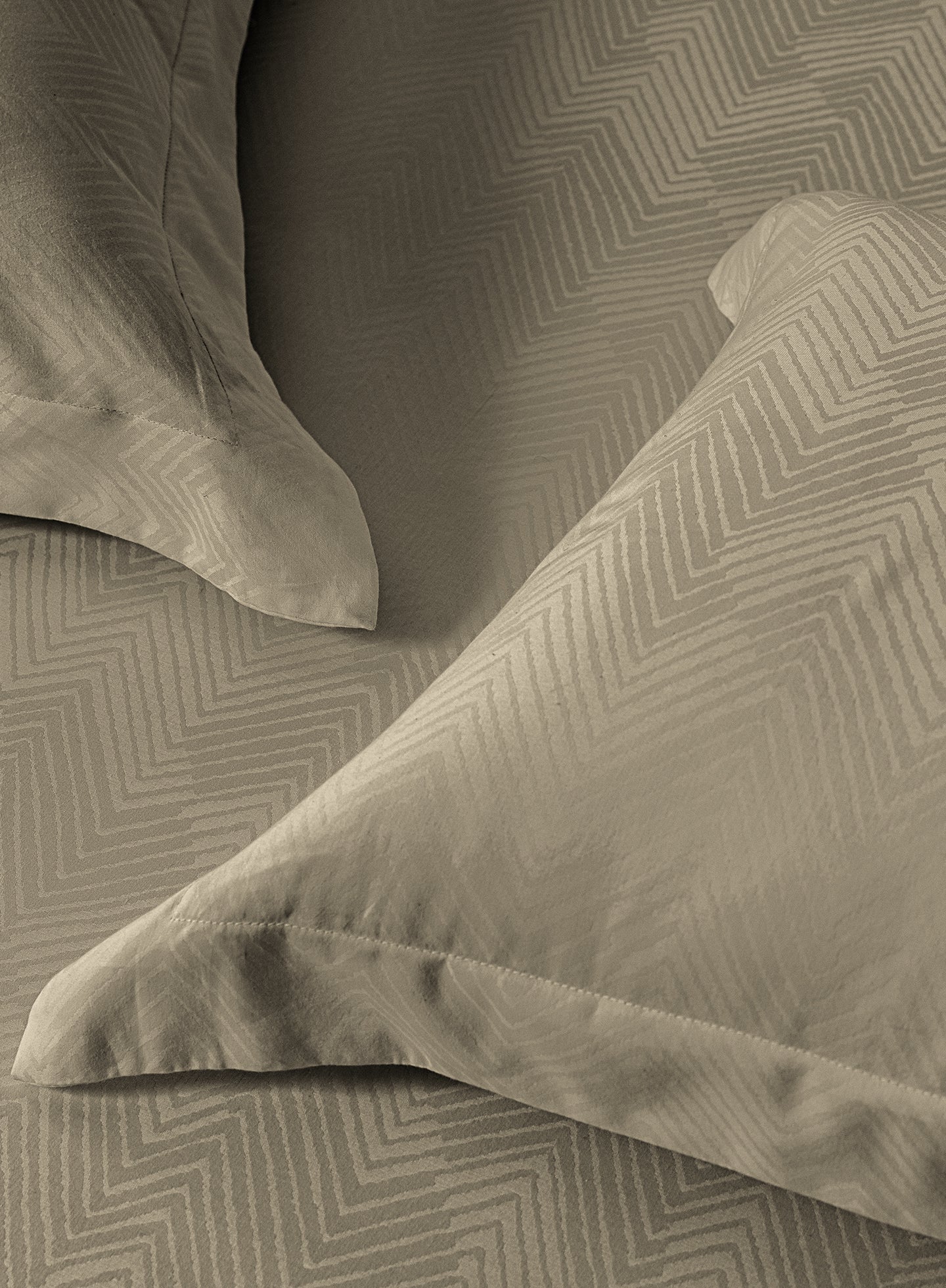 ECHO-ROASTED CASHEW KING BED SHEET SET
