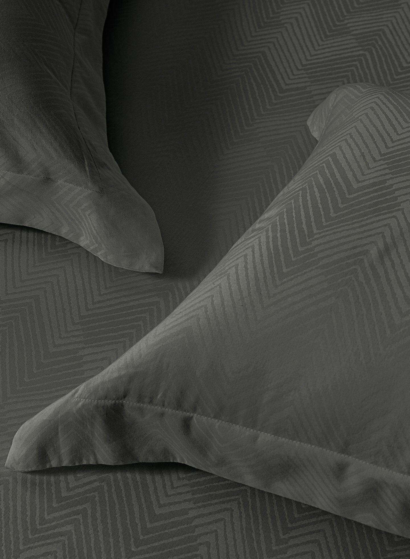 ECHO-CHARCOAL GREY KING BED SHEET SET