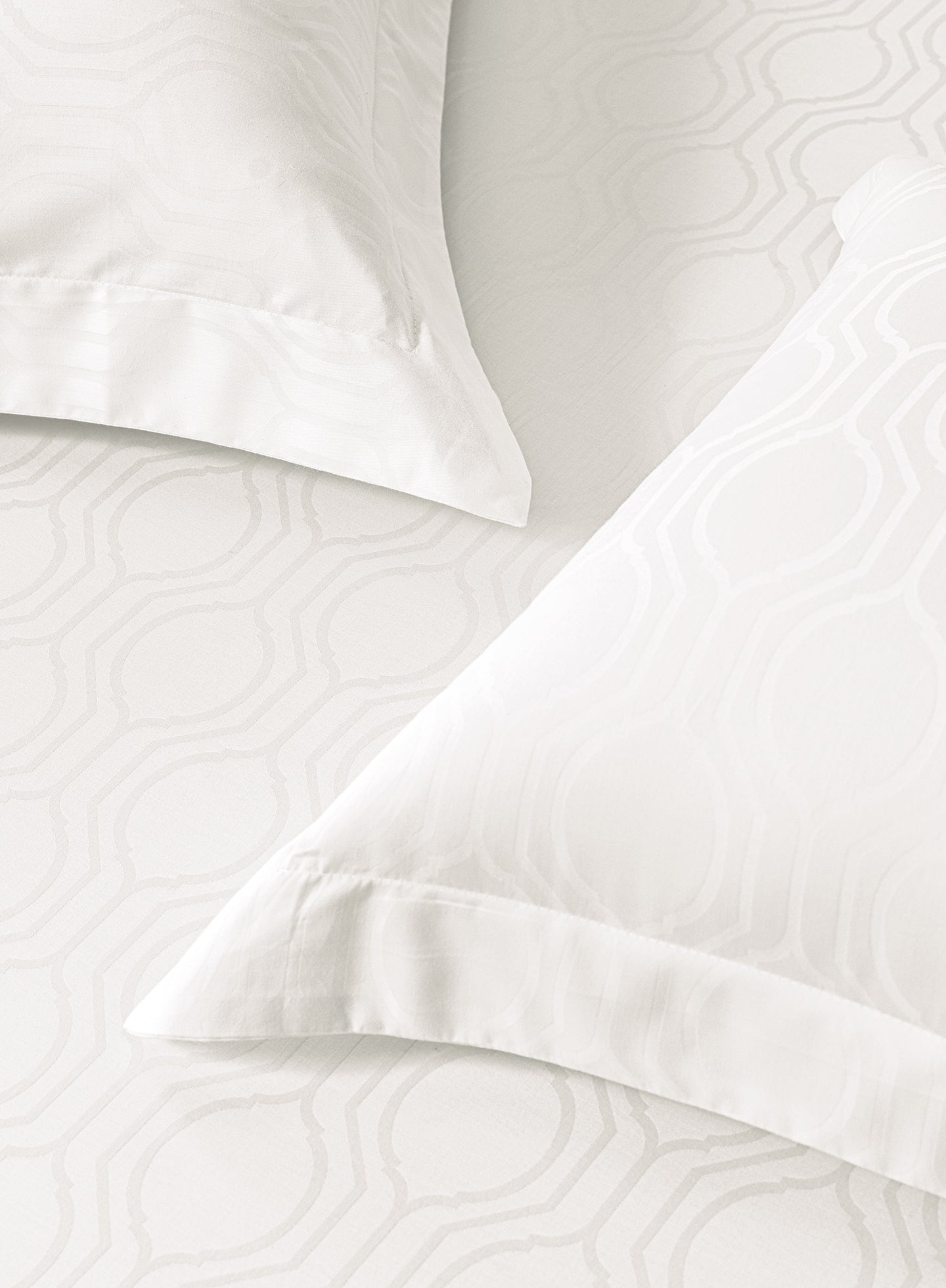 THEO-BRIGHT WHITE KING BED SHEET SET