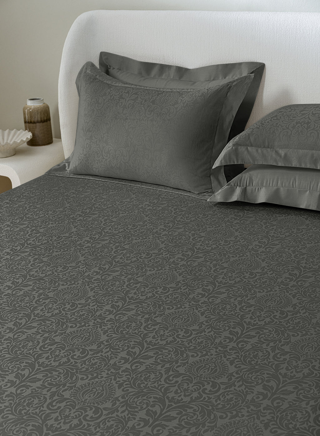 VALENCIA-CHARCOAL GREY KING BED SHEET SET