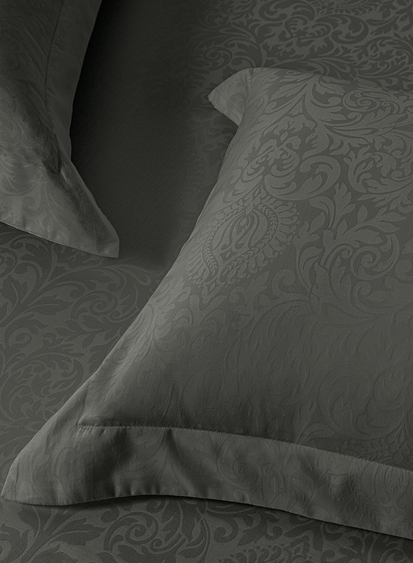 VALENCIA-CHARCOAL GREY KING BED SHEET SET