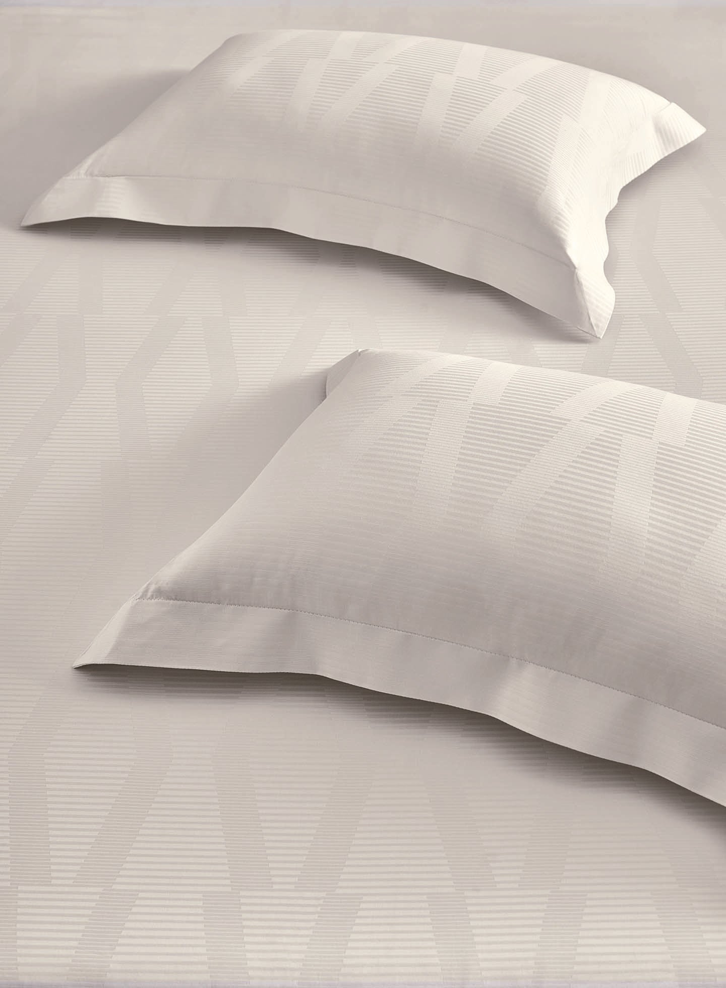 STREAK-BRIGHT WHITE KING BED SHEET SET