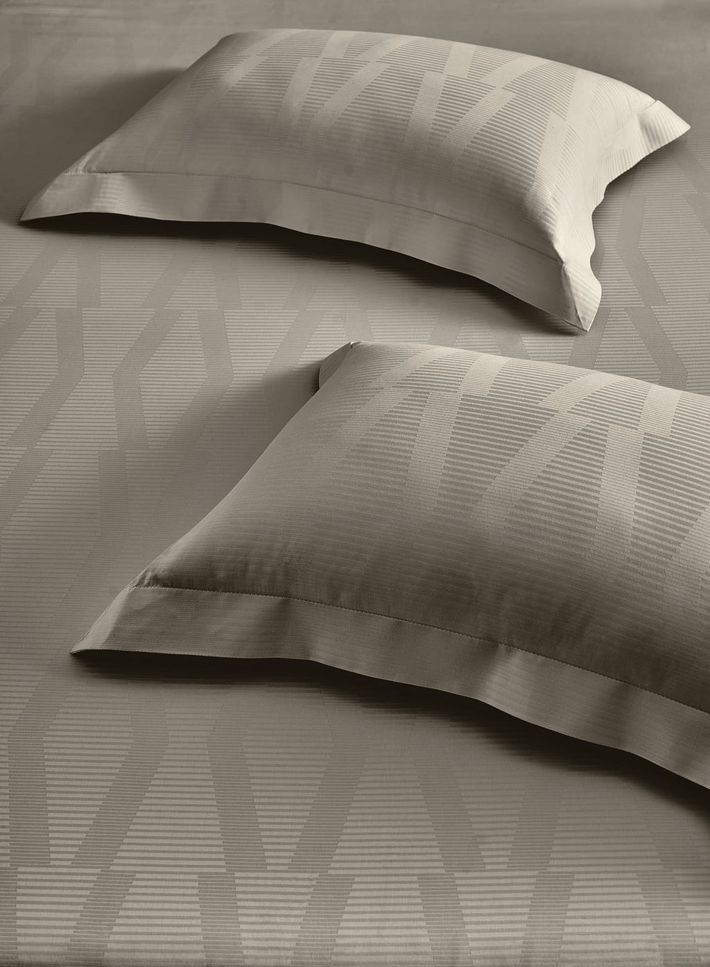 STREAK-MOON STRUCK KING BED SHEET SET