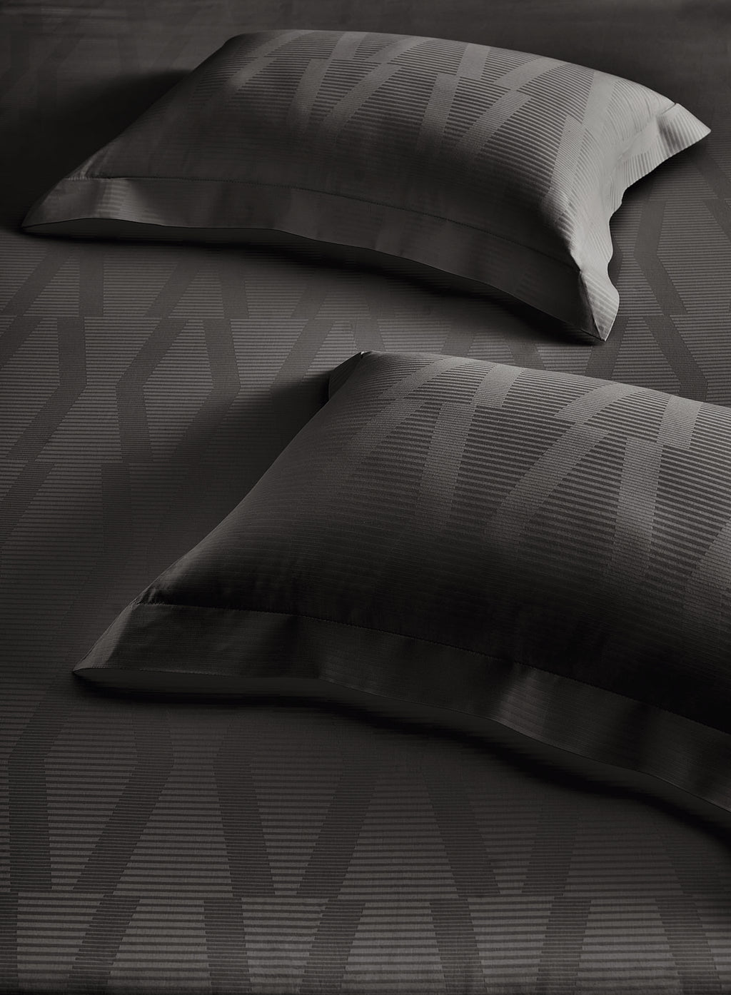 STREAK-CHARCOAL GREY KING BED SHEET SET