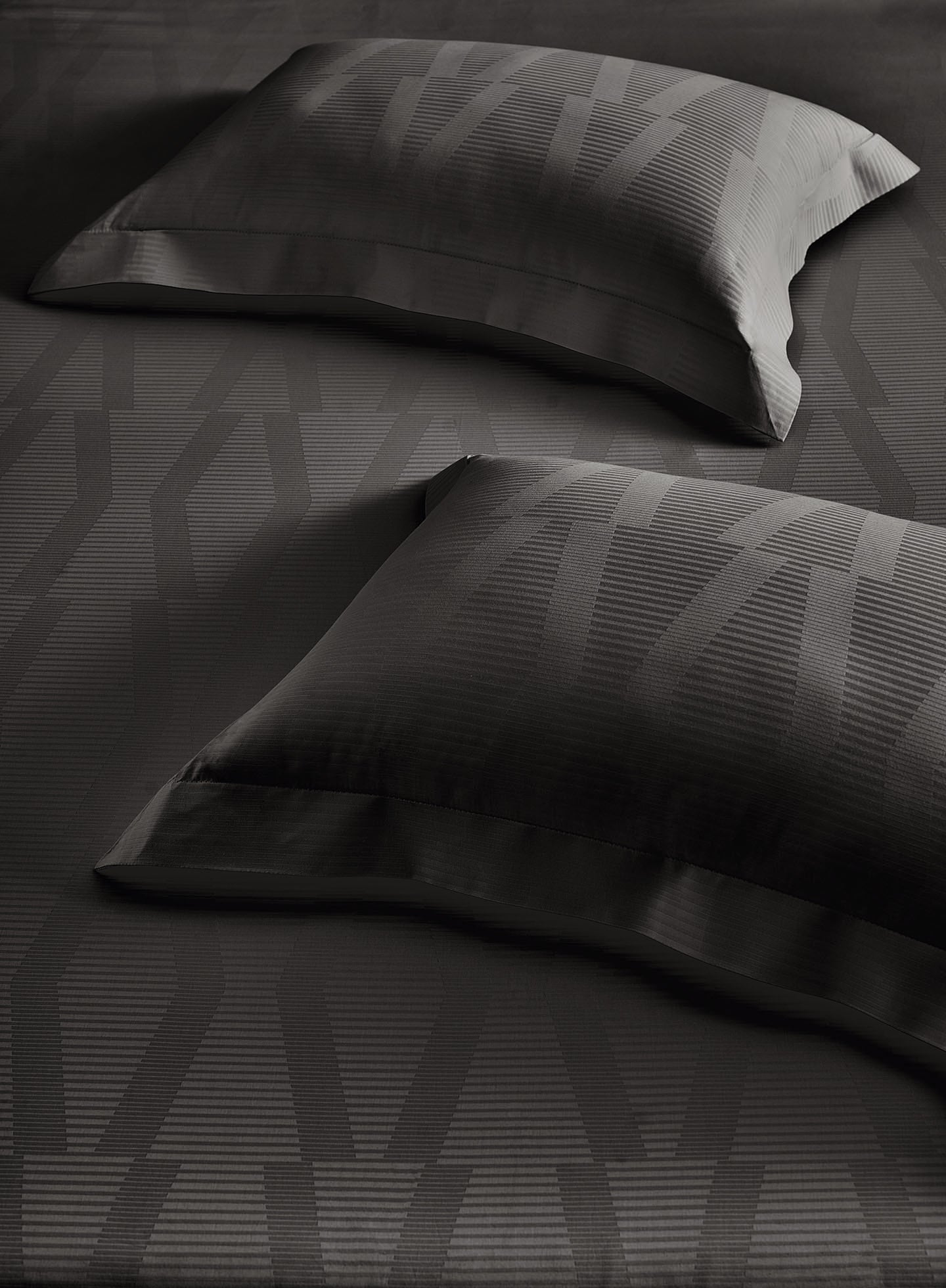 STREAK-CHARCOAL GREY KING BED SHEET SET