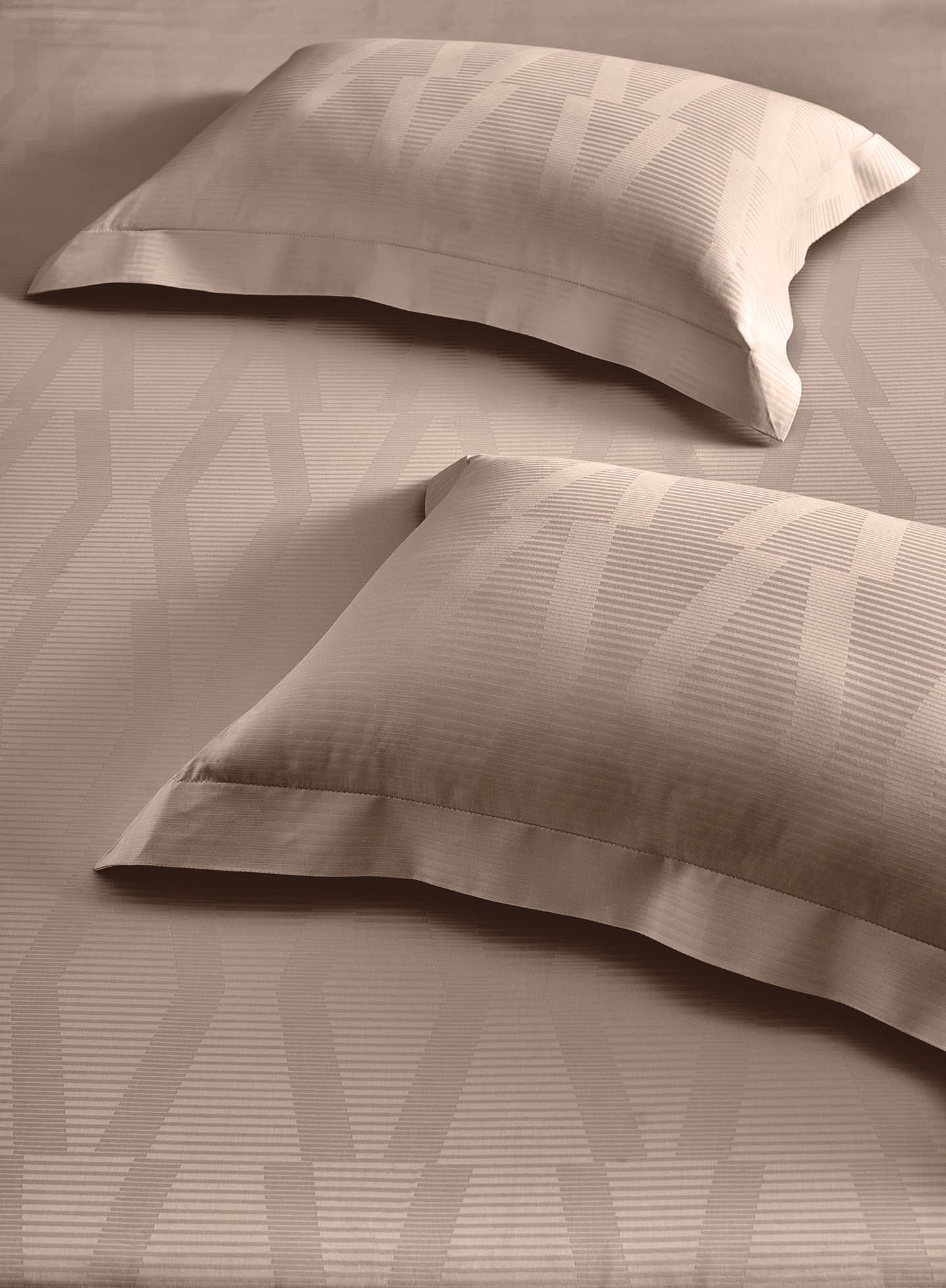 STREAK-PINK TINT KING BED SHEET SET