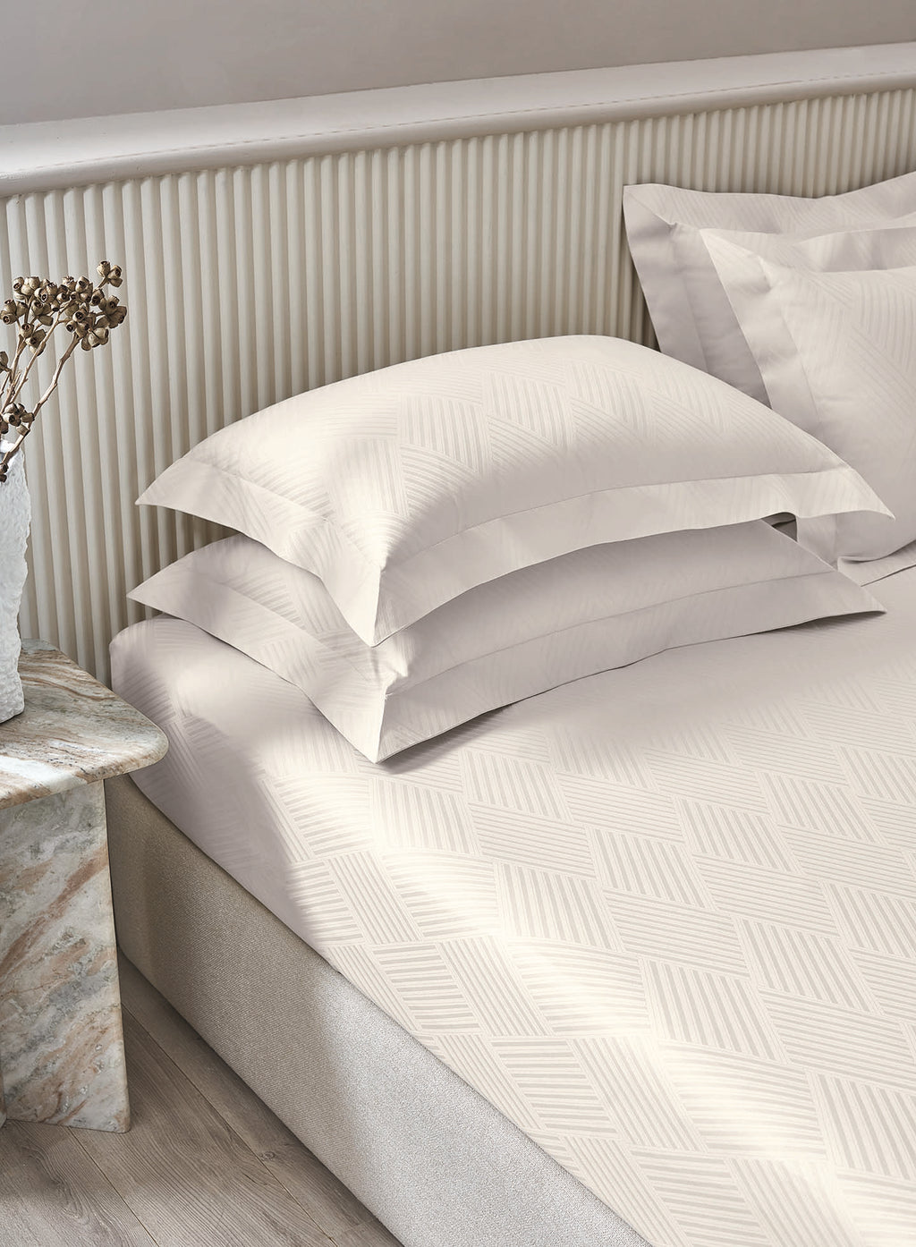 NEXUS-BRIGHT WHITE KING BED SHEET SET