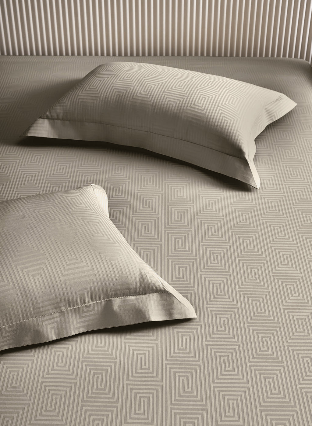 RAVEL-MOON STRUCK KING BED SHEET SET