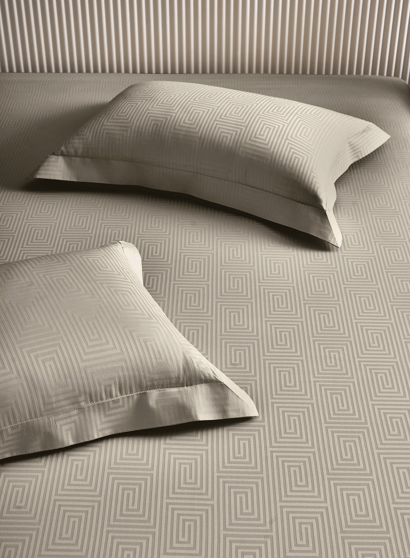 RAVEL-MOON STRUCK KING BED SHEET SET