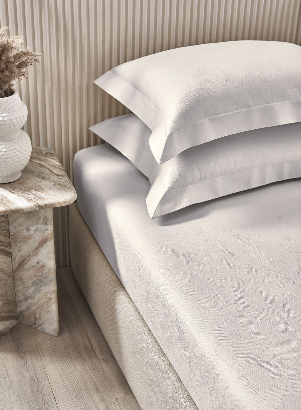 GRAFITTI-BRIGHT WHITE KING BED SHEET SET
