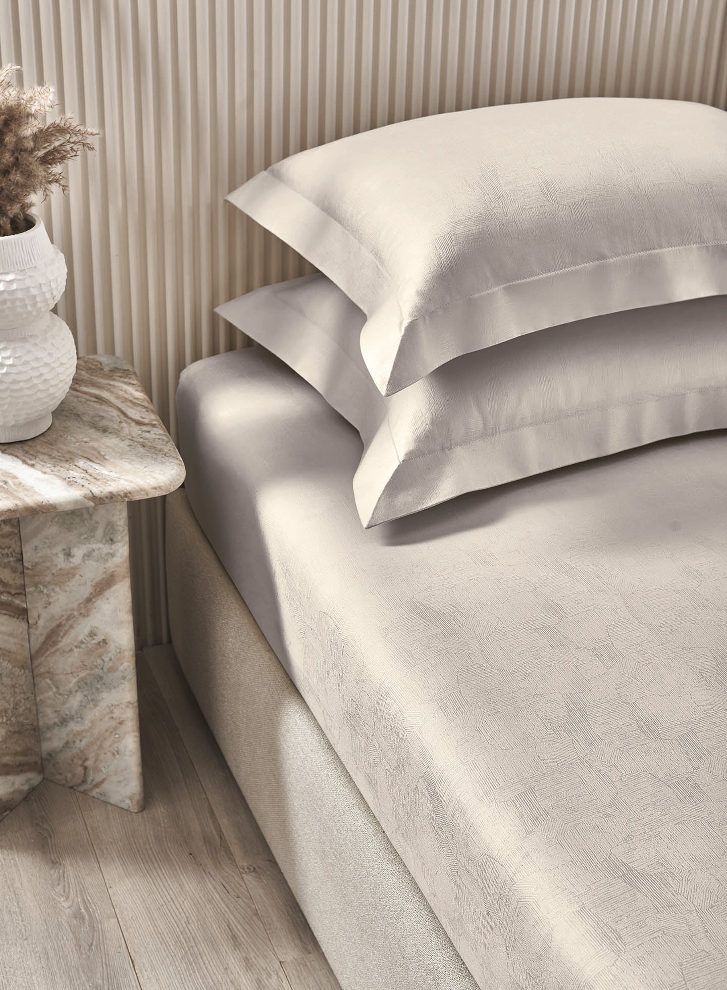 GRAFITTI-TURTLE DOVE KING BED SHEET SET